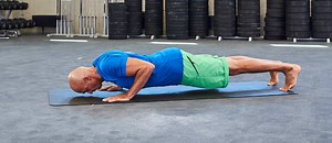 Push-ups plus: How to mobilize and stabilize your shoulder blades | balancing training