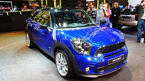 Mini adds another to the family with the Mini Cooper Paceman - Video