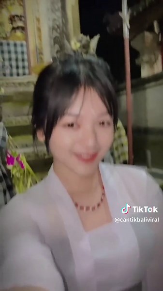 Kebaya Bali and Balinese Beauty | Indonesian Girl Culture