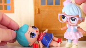 BIG LOL Surprise Dolls Peppa Pig Hospital Ambulance for Lil Sisters Chicken pox Toy Mystery Video