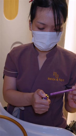 Alex FaBB | ASMR Massages and Barbers on Instagram: "ASMR: Relaxing Vietamese Headspa Water Massage + Ear Candling The treatment includes: head water massage, jade facial with gua sha, ear candeling, shampoo, blow dry, neck & shoulder massage. Pure relaxation. Real sounds. No talking. 🎥 Full video on YouTube → link in bio 📍 @nbrelaxandheadspa in Da Nang, Vietnam ⭐️ Follow for more! Have you tried ear candeling? 👇 #asmr #asmrheadspa #vietnameseheadspa #headmassage #asmrmassage #asmrnosounds #a