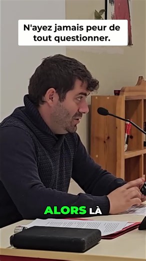Êtes-vous prêt à tout questionner ? Cette vidéo explore pourquoi il est crucial de ne jamais soustraire certaines prémisses à l'examen rationnel, même quand cela fait peur. Questionnez sans crainte ! #Philosophie #EspritCritique #Debat #Apprendre #TikTokEduc