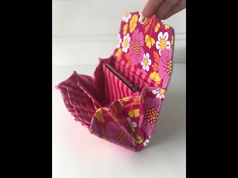 A small hack reducing the opening of the Necessary Clutch Wallet (NCW), pattern by Emmaline bags
