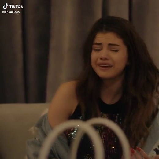 Heartbreaking Moment: Selena Gomez Crying | Emotional Celebrity Scene
