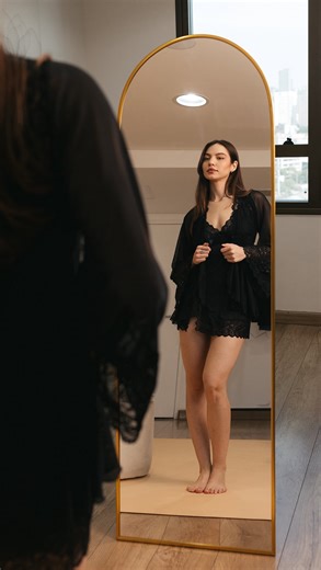 althaea intimates | lingeries, fitness e outwear on Instagram: "não estamos preparadas pra lidar com isso ainda… no vídeo: camisola magnetita + mini robe olivina!"