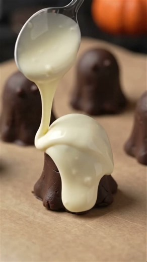 👻 High-Protein Oreo Ghost Truffles | Easy No-Bake Halloween Dessert 🎃 #shorts