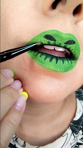 Simple Oogie Boogie makeup – lip art tutorial!