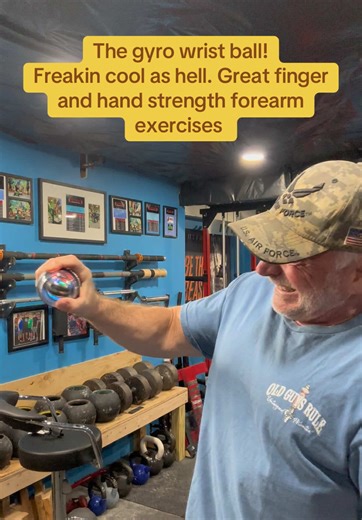 This is a very cool device for finger and hand strength forearm. #handstrengthener #grip #gripstrength #wristball #gym