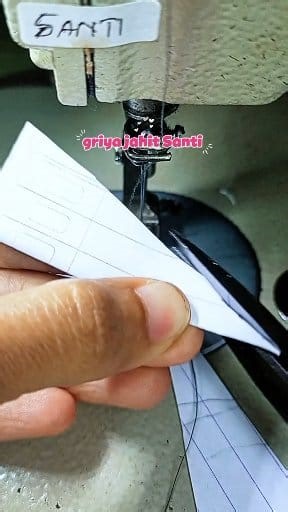 177K views · 1.1K reactions | how to thread using paper It easy #sewing #diyproject #fblifestyle #giftidea | Griya Jahit Santi | Facebook