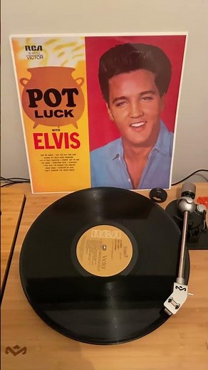 Elvis Presley - Kiss Me Quick (1962)