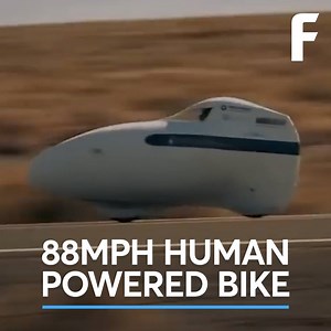Amazing bicycle reaches speeds above 85MPH using only human power | Futurism