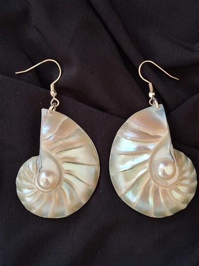 Nautilus Shell and Pearl Earrings - Etsy