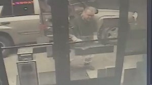 St. Clair Shores cops seek man who stole $1K in cigarettes