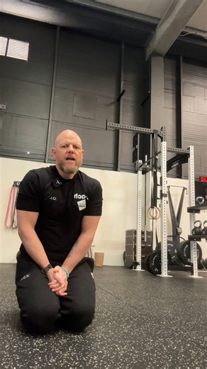 HANDS BACKWARD PUSHUP