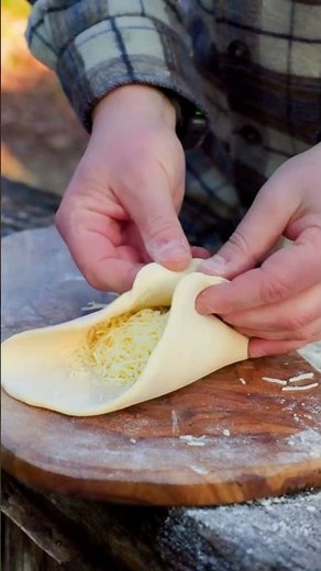 This 5-Minute Cheese Bread Is Insanely Good