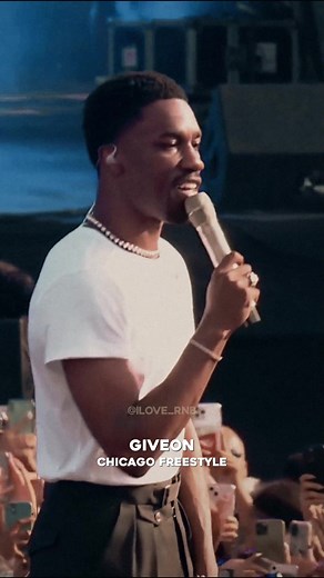 Giveon Concert in Chicago: Chicago Freestyle Performance