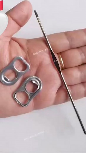 Lindo corazón tricolor tejido a ganchillo con p.bajos = x. #hechoamano #mexicanos #corazon #accesorios #arte #crochet #manosmexicanas #anillas #cantaba #recicle | Micaela Perez