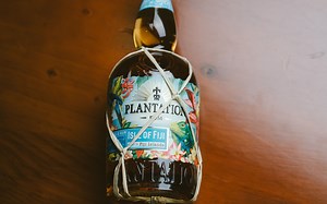 新款入门级朗姆小霸王，我给大家先喝一个：Plantation FIJI 朗姆酒