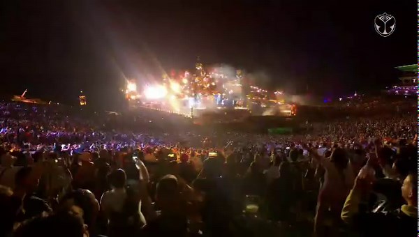 139K views · 5.3K reactions | CROWD CONTROL Tomorrowland 2023 Dimitri Vegas & Like Mike MASSIVE ENERGY ❤️ | Tomorrowland Forever | Facebook