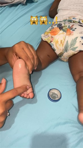 301K views · 2K reactions | Ponle vivaporú a tus niños en lo pie 禮 #reelsvideoシ #naturalremedies #digestivehealth #nature #fblifestyle #natural #reelsfbシ #facebookviral #consejos # | Transformando vidas | Facebook