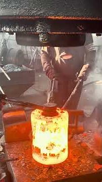 Inside the forging factory Extreme Heat Metalwork: Team Punches Steel Precisely #forging #machine