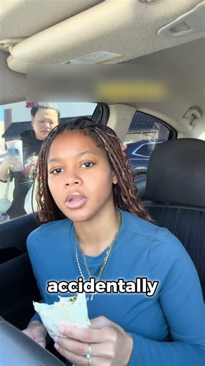 A Stranger Opened Her Door Mid-Lunch (@starrrphoria)