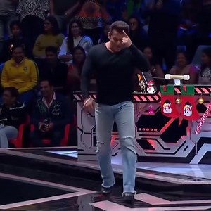 1.6M views · 10K reactions | Salman Khan dance performance  - Mind Blowing Dance Performance ! 鹿 | Hearts Feling | Facebook