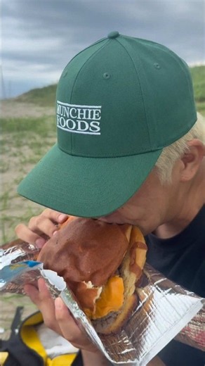 ハンバーガーにメープルシロップかけたら美味すぎてぶっ飛んだ🍔マンチフーズハンバーガー飯テロ