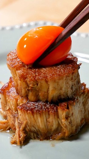 Bayashi_バヤシ | Enoki mushroom Enoki mushrooms Okara powder (or flour) Butter soy sauce egg yolk えのき おからパウダー(小麦粉でも可) バター 醤油 卵黄 #cooking #food #foodie... | Instagram