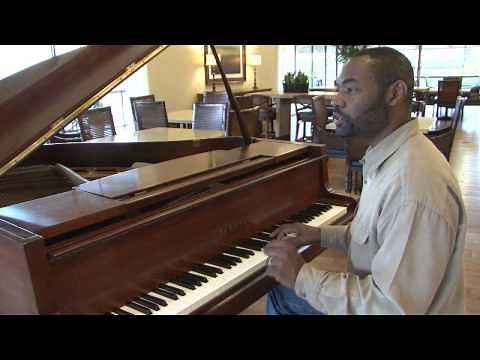 How to Play a Grace Note on the Piano