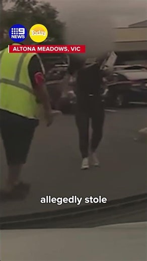 Security guard thwarts robbery in Melbourne | 9 News Australia
