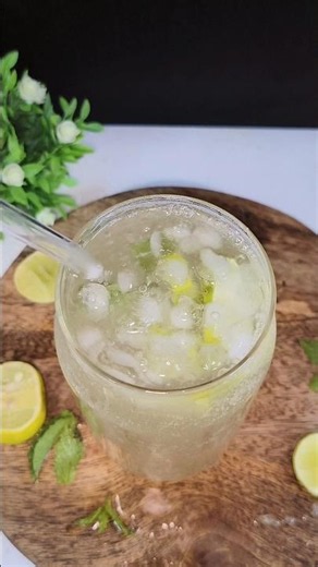 Refreshing Mint Mojito #MintMojito #Mojito #VirginMojito #Mocktail #DrinkRecipe #FoodShorts #Shorts