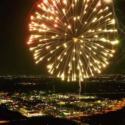Don't miss out! We're keeping the park open after sunset every Friday night for a fireworks show at Cowabunga Bay! | Cowabunga Bay Las Vegas