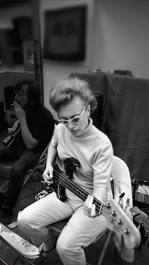 The Genius of Carol Kaye: A Bass Pioneer