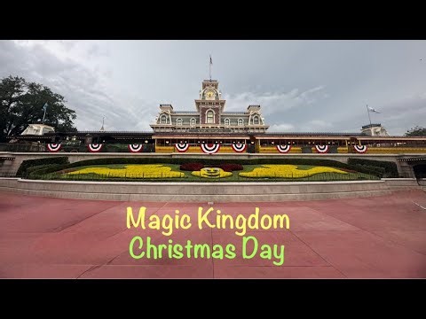 Live Streaming Disney World Magic Kingdom! Christmas Parade and Family Fun!