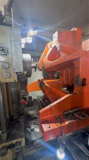 VTL and boring machine working simultaneously to surface a critical part on the workpiece 🛠️🏭