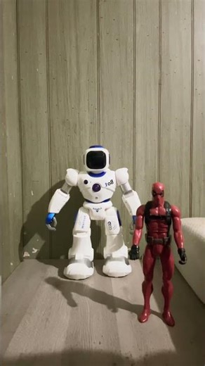 Deadpool meets robot