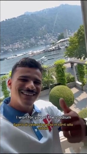 Hello from Italy: "So happy!" 💙 ⚽