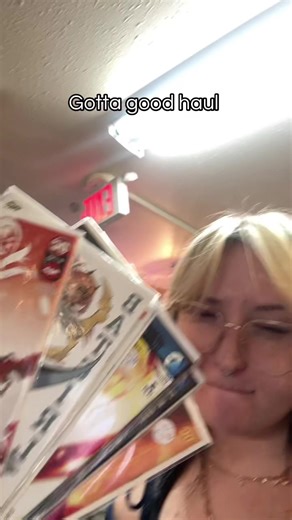 Last time I went it was all green lantern which wasn’t bad but a lot of stuff I wasn’t collecting. There was a lot of newer stuff this time around!!! #comics #comictok #dcccomics #comicconvention