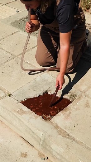 歩行者用歩道の補修 - ポットホールの改修 🚧 #diy #repair #flooring #fyp #craft #cement