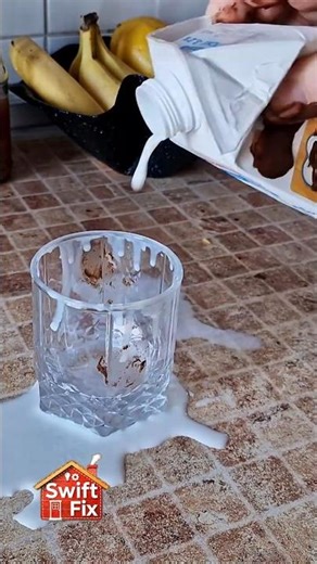 Stop Pouring Milk WRONG! 🤦‍♂️🥛 #lifehacks #funnydiy