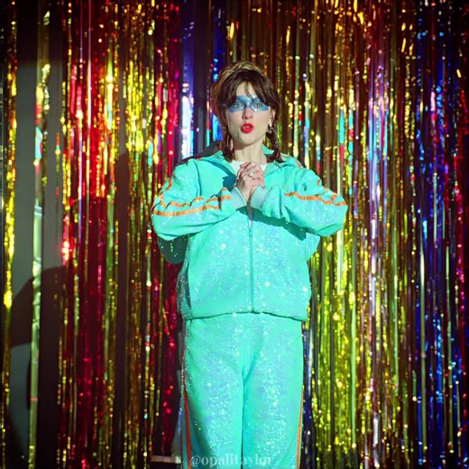 I loved this music video so much, it became one of my favorites. #opalite #taylorswift #tloas #mv #swiftie