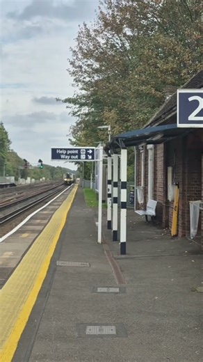 450100, 450021 and 450032 passes Byfleet and New Haw for Basingstoke