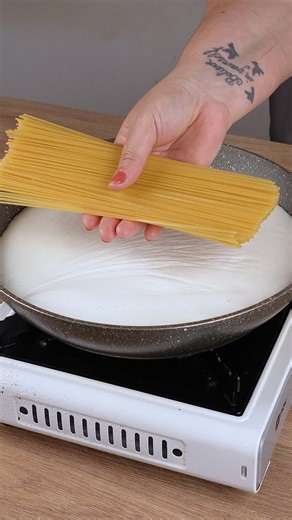 30K views · 139 reactions | I learned this trick from a friend from Italy and from now on I only cooking pasta like this | Quick Recipes | Facebook