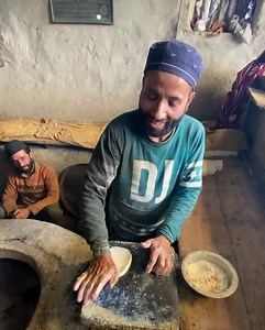 554K views · 10K reactions | Traditional kashmiri bread making....