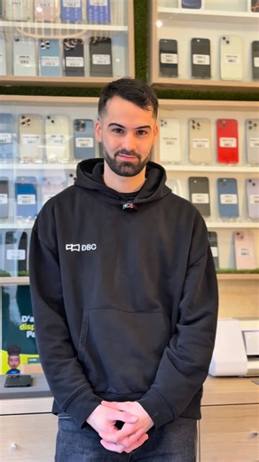 Dbc Bordeaux on Instagram: "Comparaison de téléphones 📱⚡ Google pixel 10 VS one plus 13 Samsung s24 ultra VS Z flip 7 Motorola edge 50 pro VS iPhone 17 Les smartphones vont-ils enfin les mettre d’accord ? 👀😂 #dbc #iphone #bordeaux #bordeauxmaville #pourtoi"