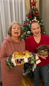 2.4M views · 156K reactions | Mioara Velicu si Maria Dragomiroiu cu o urare pentru romanii de pretutindeni | Maria Dragomiroiu | Facebook