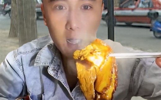 梅菜扣肉咬人事件