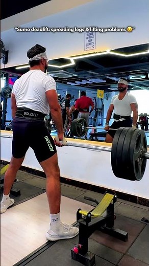 Sumo deadlift: spreading legs and lifting problems 😌
