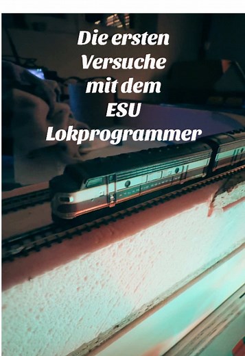 Meine ersten Versuche mit dem Loksound 5 Micro von esu und dem lokprogrammer#miniclub #digital #eisenbahn #hobby #diy #esu #decoder #versuch #programmieren #umbau #Modellbahn #esuloksound5 #trainlovers #TrainModeling #anlage #sound #kleinganzgroß #märklinz